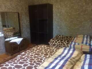 Мини-отель Hostel FORREST Кутаиси Семейный номер с общей ванной комнатой-7