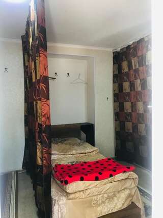 Мини-отель Hostel FORREST Кутаиси Односпальная кровать в общем номере с 4 кроватями-7
