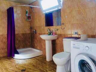 Мини-отель Hostel FORREST Кутаиси Односпальная кровать в общем номере с 4 кроватями-13